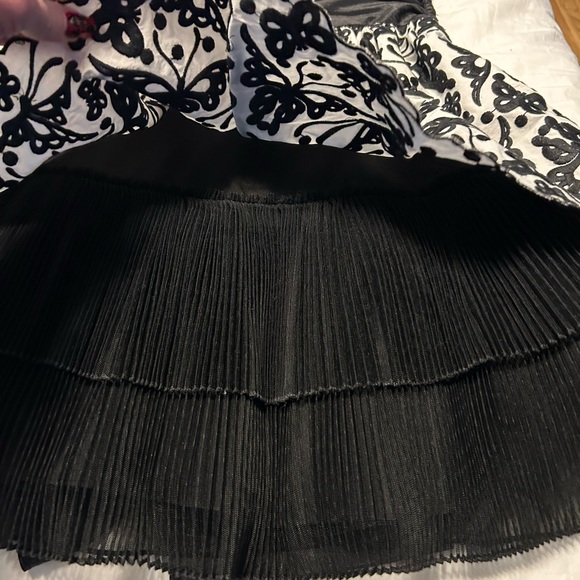 Betsy Johnson Dress - Picture 3 of 6